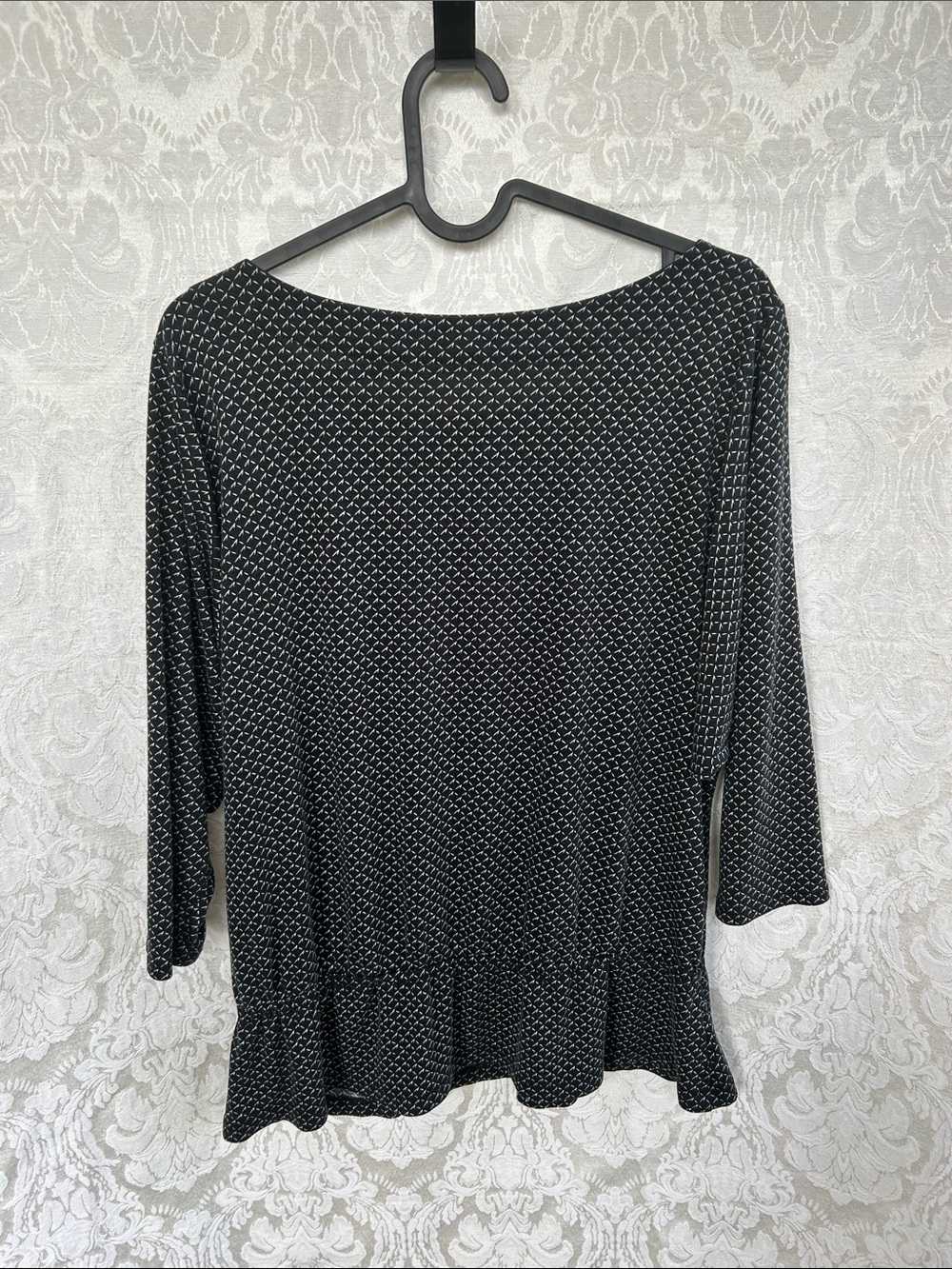LOFT Black and White Geometric Knit Top - Picture 4 of 5